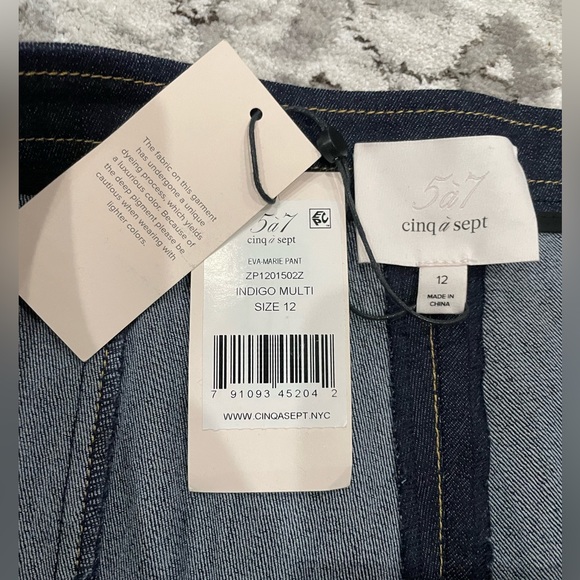 Eva-Marie Skinny-Leg Denim Pants w/ Floral Embroidery
Size 12. NWT - Picture 3 of 8